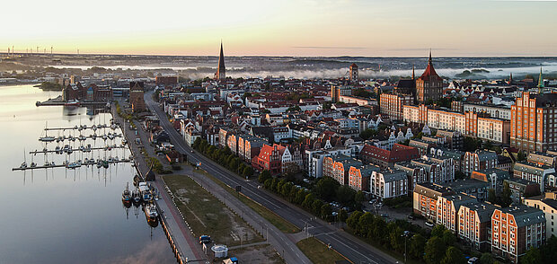 Blick vom Stadthafen in die Nördliche Altstadt (c) HRO/Antje Sommer